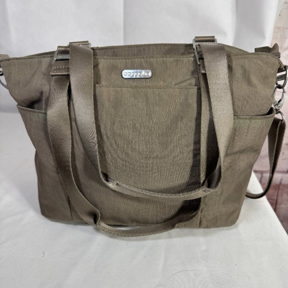 Baggallini Modern Avenue Tote bag in neutral taupe